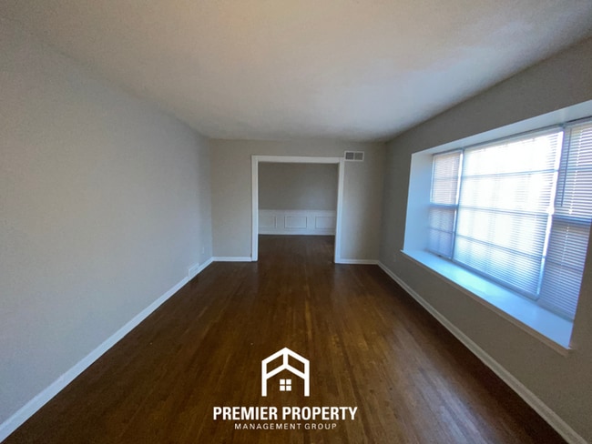 Photo - Spacious 4BR/2BA Memphis Home with Den, Fireplace & 2-Car Garage