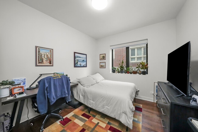 Photo - 838 W Erie St Unidad 1W