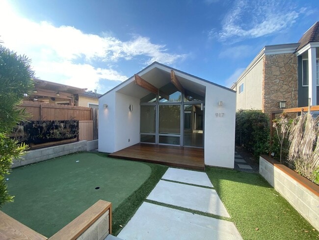 Building Photo - M340 - Miller Unit 917 Rental