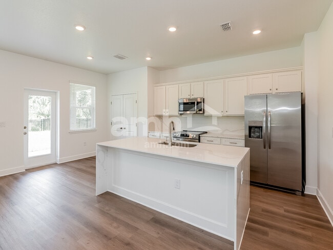 Photo - 3307 Muscatine Ave