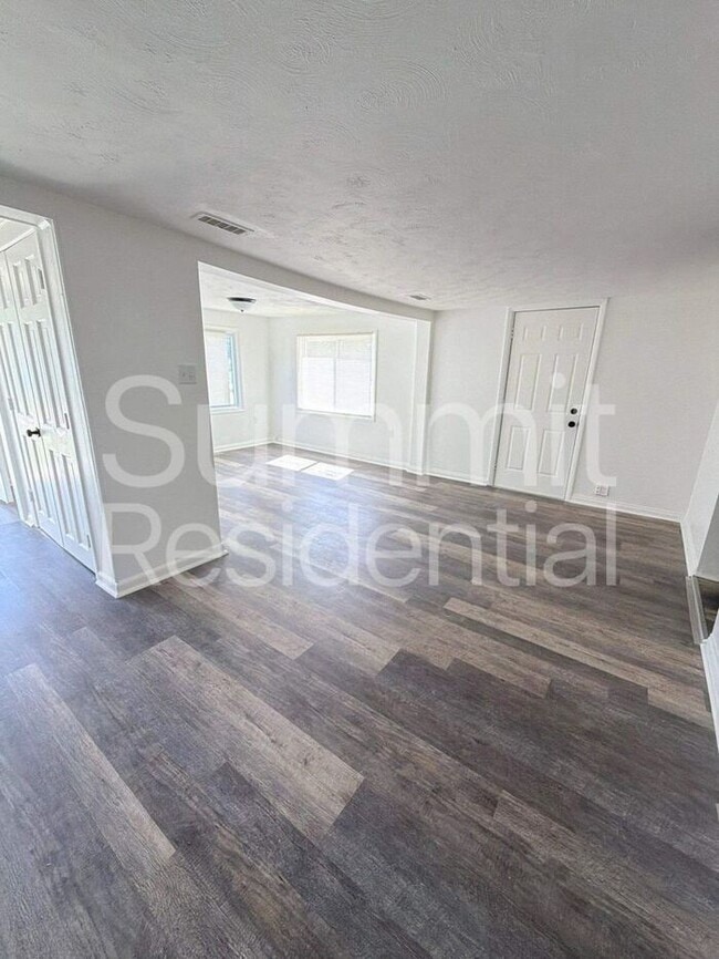2 bedroom 1 bathroom Home in Mansfield!!