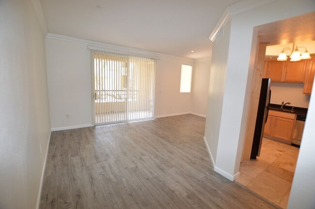 Building Photo - Meridian Unfurnished 1Bdr/1Bath Luxury Con...
