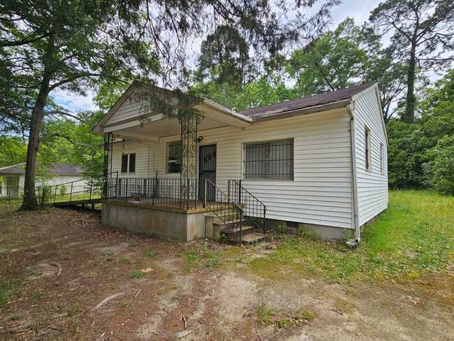 Building Photo - House
