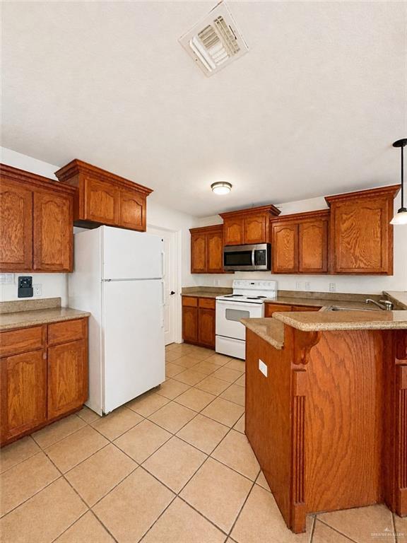 Photo - 12 Kiwi Ave W