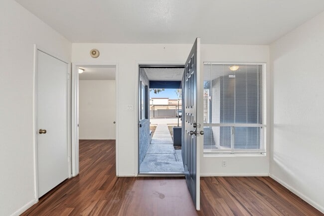 9007 W Elm St