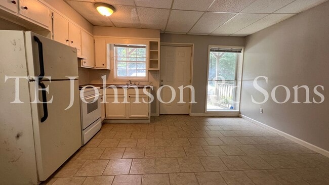 Photo - Your Perfect 1 Bedroom Oasis Awaits at Wal... Unidad 5020 Reidsville 12