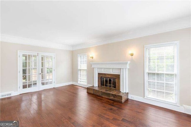 Photo - 919 Bridgegate Dr NE