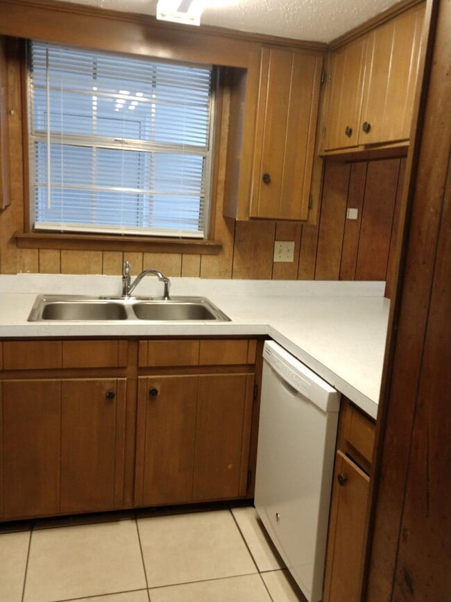 Photo - 106 Valencia Dr