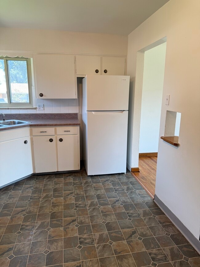 Cocina - 4603 Otis St