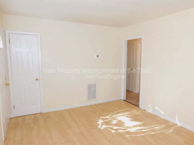 Photo - 903 E Bragg St