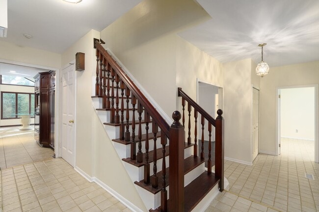 Photo - 2377 Williamstown Ct