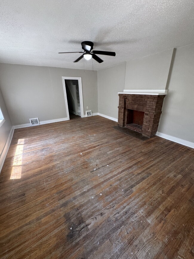 Photo - 1535 N Holyoke St