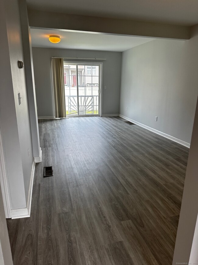 Photo - 44 Taft Pointe Unit 8