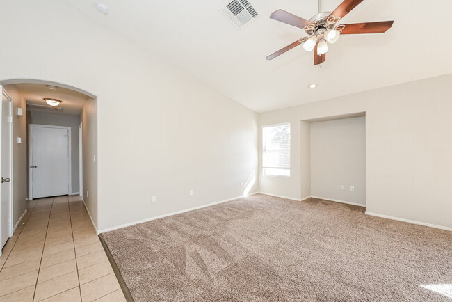 Photo - 5320 French Lavender St