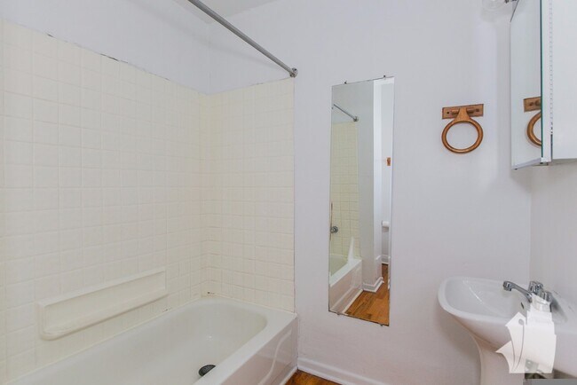 Photo - 2315 N Southport Ave Unit 3F