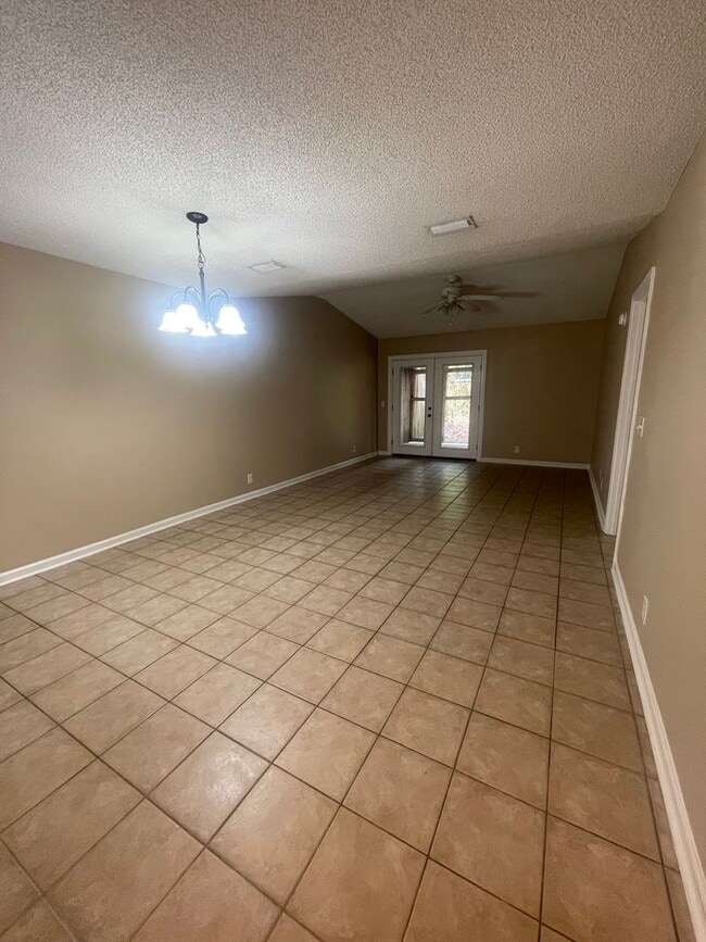 Photo - 164 Leeswood Cir