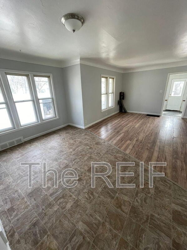 Photo - 1553 Illinois Ave