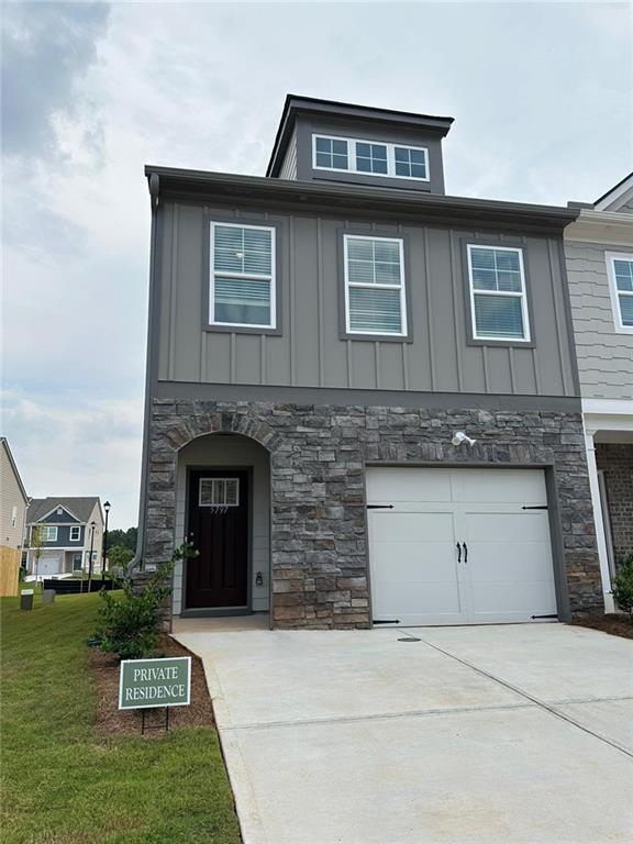 Building Photo - 5797 Calle Vis Dr
