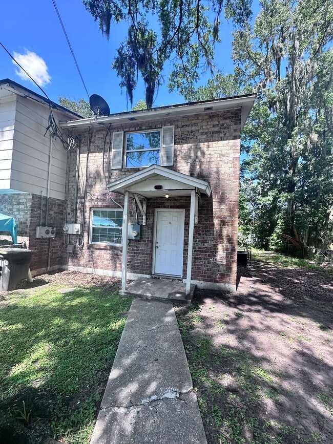 Building Photo - Affordable 3BR Living Near Downtown Jacksonville