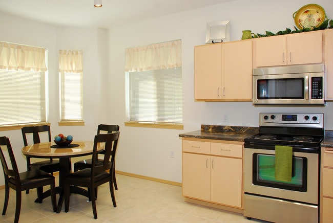 CEDAR SUMMIT ESTATES 55+ DUPLEXES