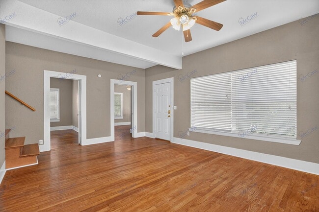 Photo - 303 S Elm St