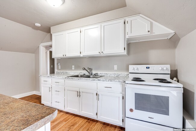 Photo - 211 Oak St Apartment Unit 211 1/2