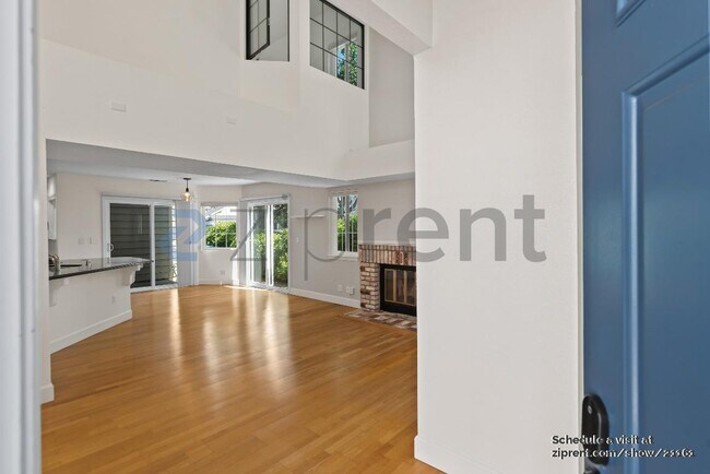 Photo - 869 Newport Cir