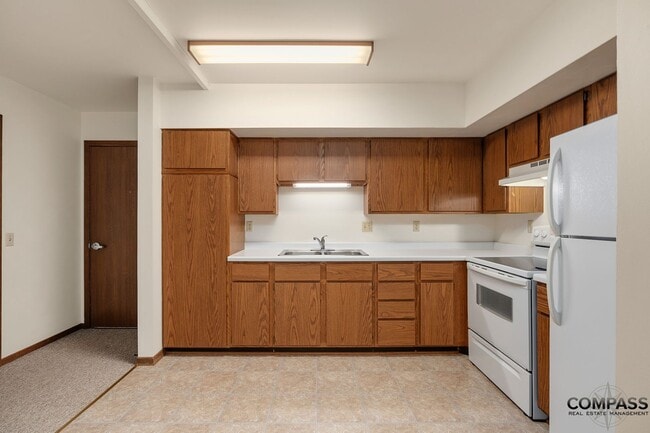 Photo - 610 Gray St Apartments