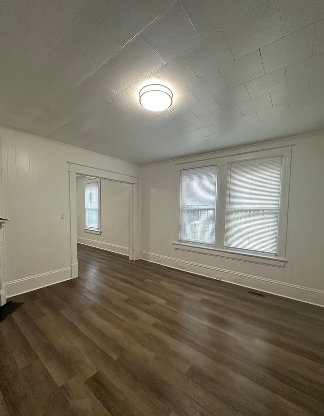 Photo - 617 Pender St