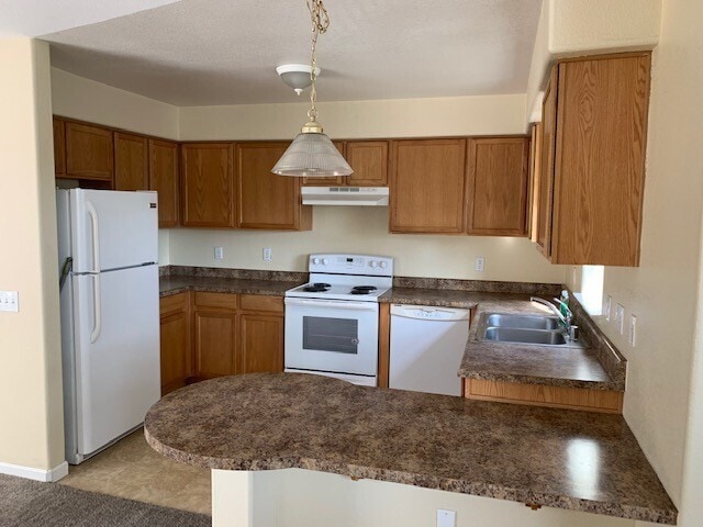 Spacious 2 Bedroom Upstairs Condo - Spacious 2 Bedroom Upstairs Condo