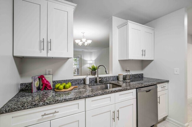 The Horizons at Franklin Lakes Apartment Homes