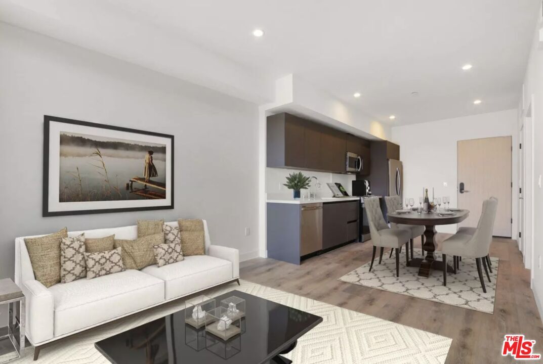 Photo - 919 S Harvard Blvd Unit 405