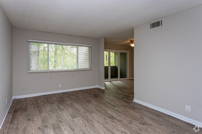 2 BR, 2 BA - 1,175SF