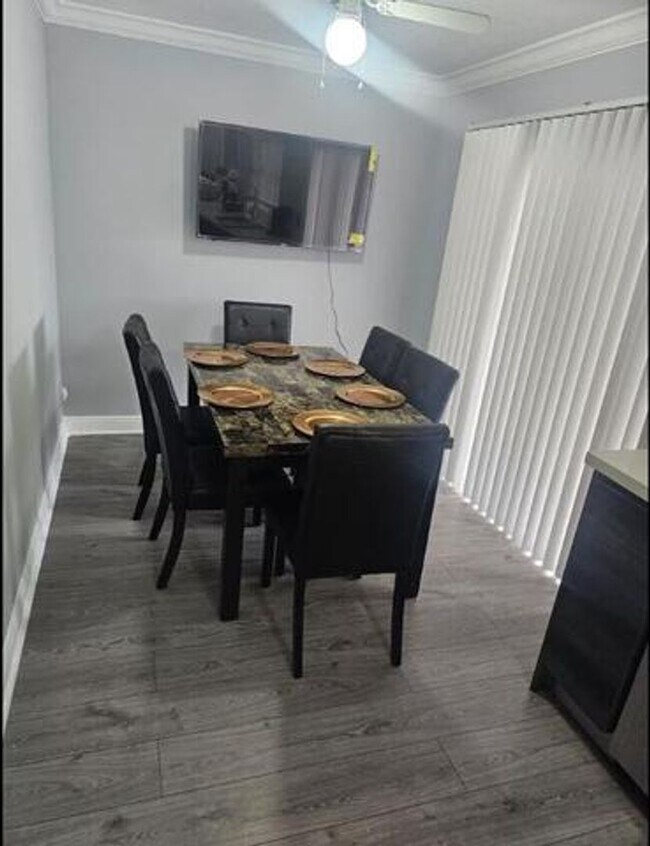 Photo - 750 SW 55th Ave