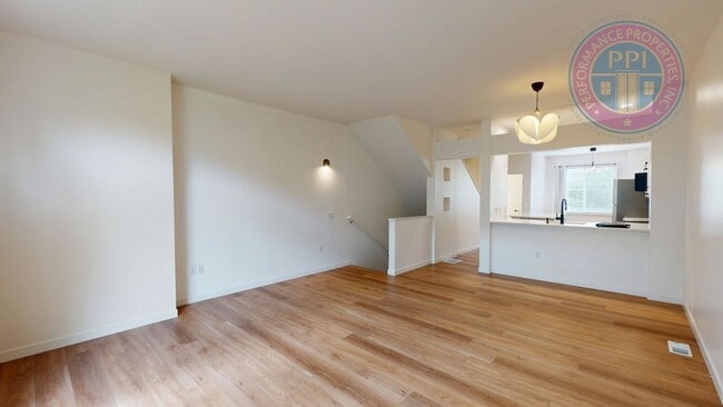 Photo - Prime Location, Directly Across From Nike Headquarters! Beautiful Townhouse, Two En-Suites, Centr...