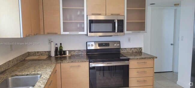Building Photo - 3300 NE 191st St Rental