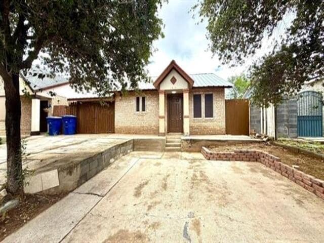 Building Photo - 1419 Reagan Dr