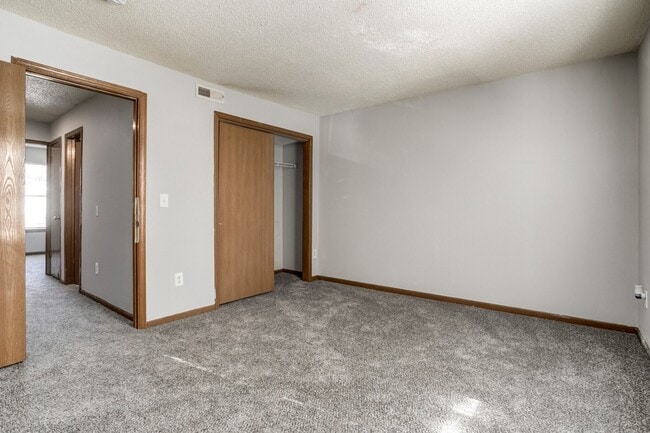 Photo - 2628 Delavan Ave