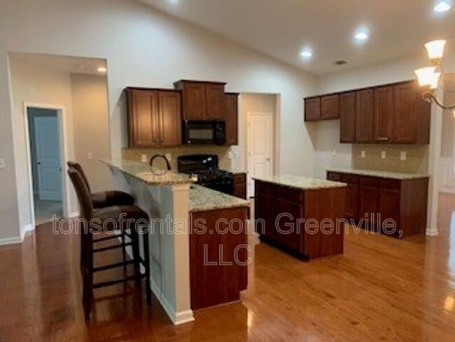 Photo - 205 Silver Hawk Dr
