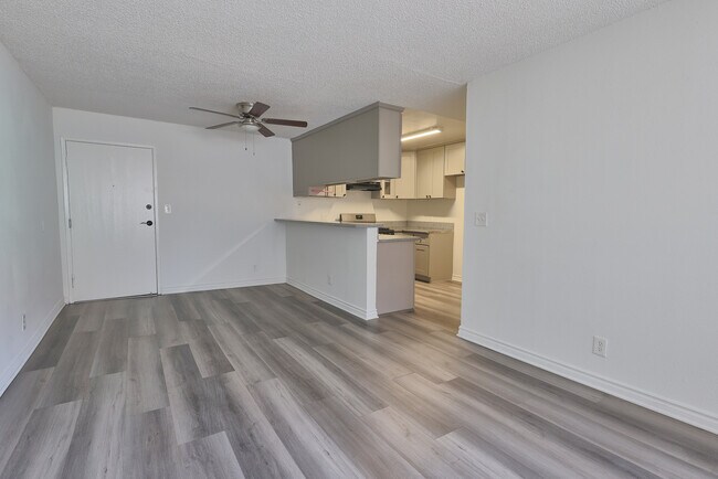Photo - 943 Elden Ave Unit 204