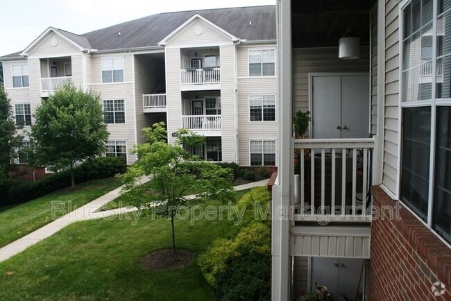 Building Photo - 300 Riverbend Dr Unit 2B Rental