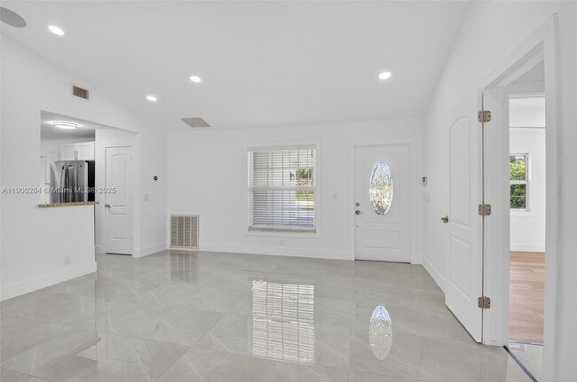 Photo - 5276 Pine Tree Dr
