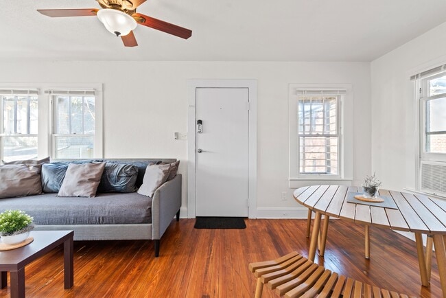 Photo - 2672 Post St