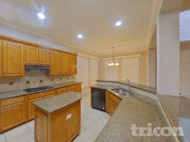 Photo - 1980 Creekside Dr