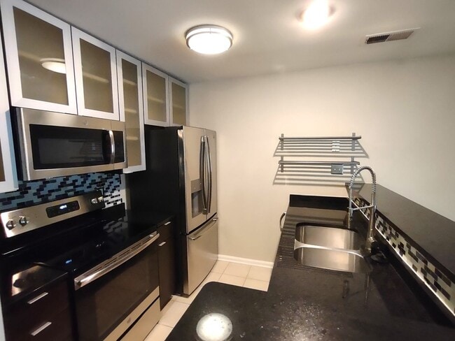 Photo - 505 N Graham St