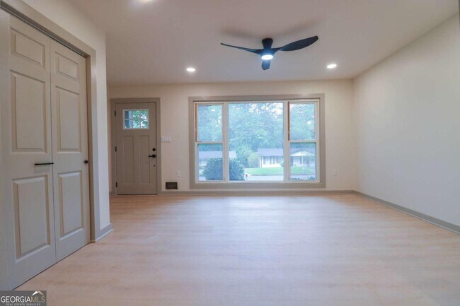 Photo - 4396 Greenleaf Cir SW