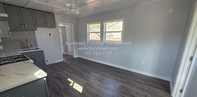 Photo - 5107 Hutchinson Rd
