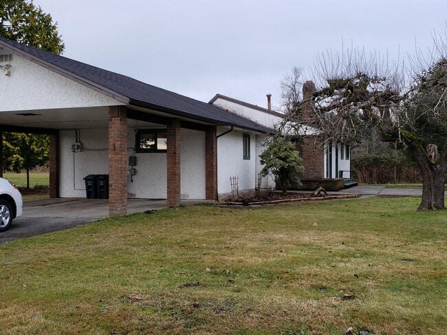 Building Photo - 1812-1184 184 St