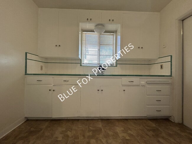 Photo - 1448 E Waverly St