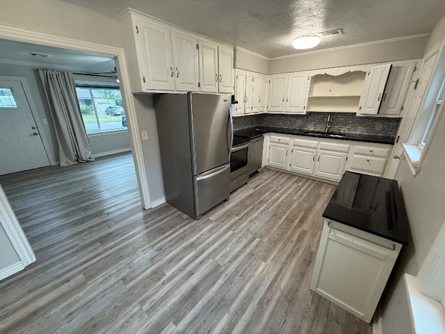 Photo - 3013 W Fairfield Ave